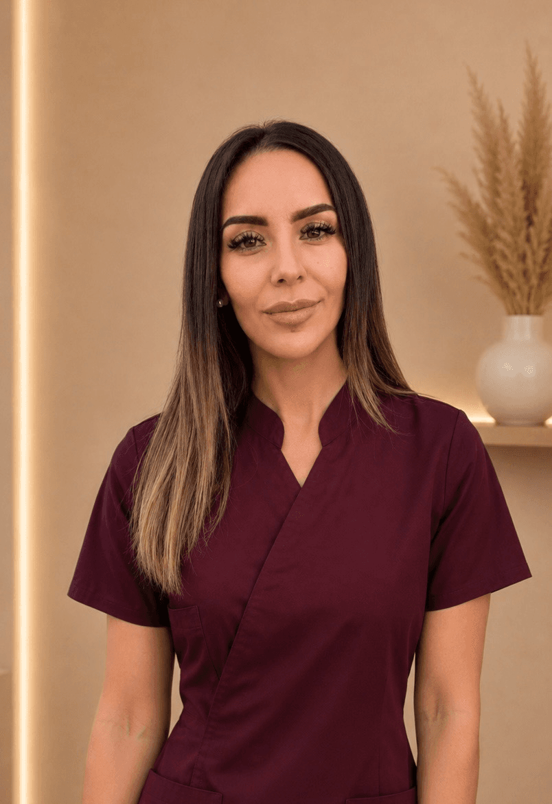 Helena — Esteticista profesional en SKIN LAB